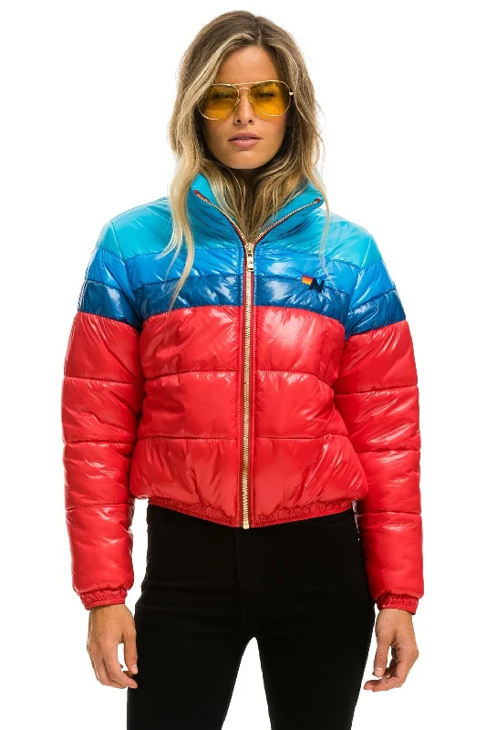 COLOR BLOCK LUXE APRES PUFFER JACKET - GLOSSY CHERRY