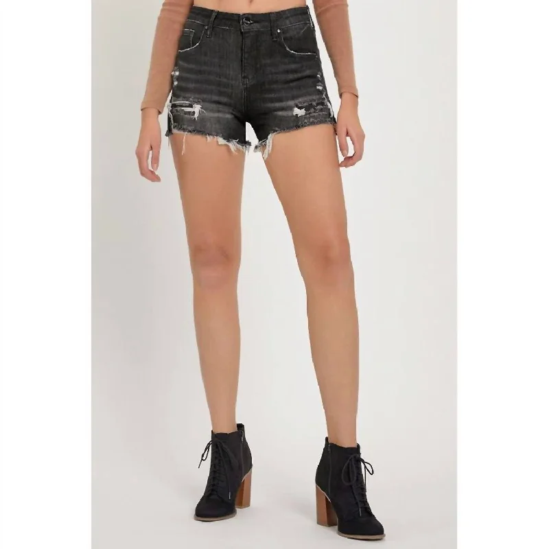 Mid Rise Patched Short In Black